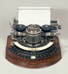 Hammond-kirjoituskone ihanteellisella näppäimistöllä, noin 1895
