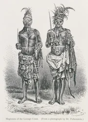 Loangon rannikon taikurit, kaiverrettu tohtori Falkensteinin valokuvasta, Prof. Friedrich Rayzelin teoksesta The History of Mankind, Vol.1, 1896