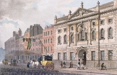Ironmongers Hallin etelärintama, alkaen 