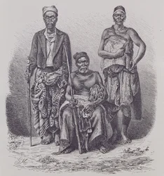 Loangon rannikon kylän päällikkö vaimoineen ja arvohenkilöineen, kaiverrettu tohtori Falkensteinin valokuvaan, Prof. Friedrich Ratzelin teoksesta "The History of Mankind", osa 1, 1896