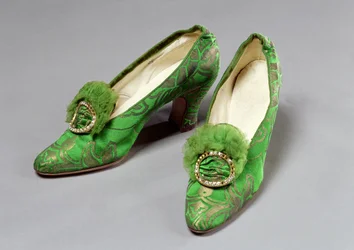 Naisten kengät, 1920-luku (silkki & timantti)