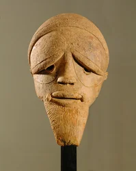 Miehen pää, Sokoton veistos, Nigeria (terrakotta)