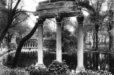 Naumachias Corinthian pylväät, Parc Monceau, Pariisi, 1931.
