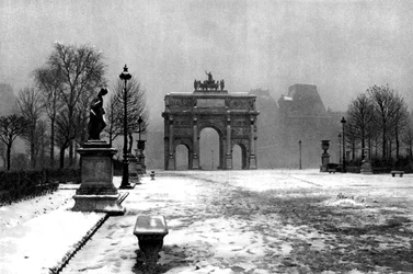 Tuileries lumen alla ja Carrousel Arch, Pariisi, 1931.