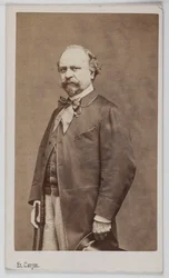 Italialaisen taidemaalarin Giuseppe Palizzin (1813-1887) muotokuva.