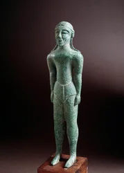Etruskien sivilisaatio: "" kouros"" pronssinen veistos, Castellosta lähellä Firenzeä, Italia, 550 eKr., halkaisija 15 cm
