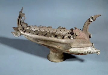 Etruskien taidetta: terrakottalaivamalli Ardeesta Etruriasta, 3. vuosisadalla eKr. Pariisi, Louvre-museo