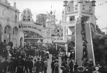 Luna Park, 1909 (nitraattinegatiivinen)