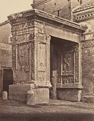 Argentarin kaari, asetettu San Giorgio al Velabron kirkkoa vasten, 1848-52.