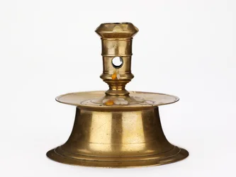 Capstan-kynttilänjalka, n. 1600 (messinki)