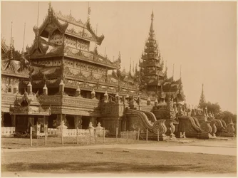 Hman Kyaung tai lasiluostari, Burma, n. 1890 (albumiprintti)