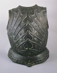 Panssaroitu rintakilpi (metallia)