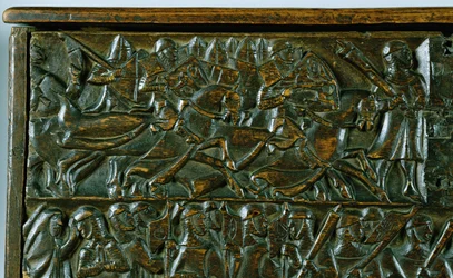 Courtrai Chest, joka kuvaa kahta kohtausta Golden Spurs -taistelusta, joka käytiin Courtraissa vuonna 1302 (puu) (yksityiskohta)