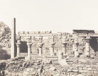 Ile de Fileh Philæ, edifice du Sud et Partie de la Colonnade Occiden..., 1851-52, painettu 1853-54.