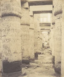 Karnak Thebes, Palatsi - Hypostyle Hall - Ikkuna ja pääkaupungit ..., 1851-52, painettu 1853-54.