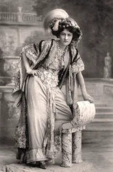 Elizabeth Firth, näyttelijä, 1908.