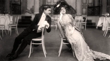 Lily Elsie ja Joseph Coyne elokuvassa The Merry Widow, 1907.