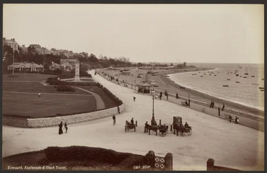 Exmouth, esplanadi ja kellotorni
