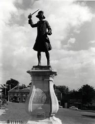 Kenraalimajuri James Wolfen (1727-59) patsas (pronssi) (m/v kuva)