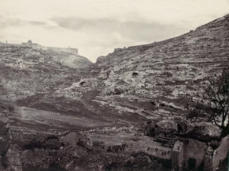 Moriah-vuori, Jerusalem, En Rogelin kaivosta, n. 1857.