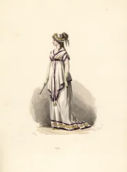 Babae na nakasuot ng puting tunika na naka-trim na may lilac velvet.finn