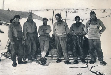 Liut. Campbells Party heidän paluullaan Cape Evansiin, 7. marraskuuta 1912, 1913