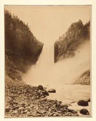Yellowstonen Great Falls, 360 jalkaa