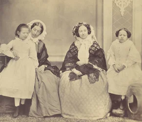 Elise Höusermann, Hermine, Marie ja Marie Antoine, 1850-60-luvut.