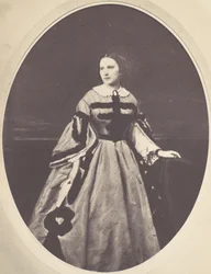 [Naisen muotokuva, seisova, katsoen vasemmalle], 1850-60-luku.