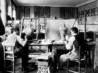 Sisustajat Ginorin tehtaalla, Docciassa Firenzen lähellä, 1937 (lasilevy)