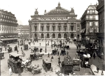 Näkymä Pariisin oopperatalolle, 1890-99