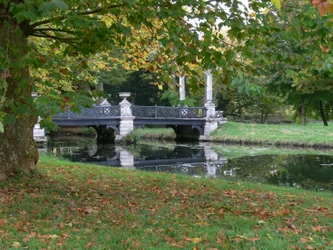 Näkymä English Gardensin sillalle, Le Pont des Grandes Hommsille