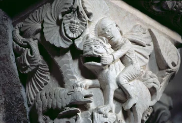 David Slaying the Lion (yksityiskohta isosta) n.1130 (kivi)