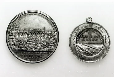 Suezin kanavan avauksen muistomitali 1869 (metalli)