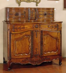 Provencen tyyliin lasitettu senkki tai lipasto, Arles (puuta)