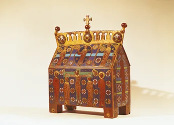Jäännösarkku, 1100-1300-luku (metalli ja emali)