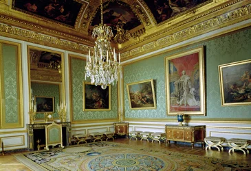Salon des Nobles, jonka Marie-Antoinette (1755-93) sisusti uudelleen vuonna 1785