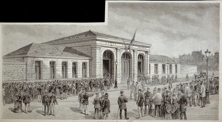 Yleisö ruumishuoneen edessä Pariisissa vuonna 1886.