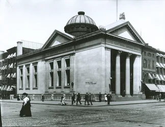New York Savings Bank (gelatiinihopea kuva)