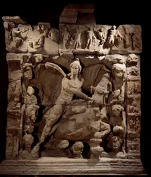 Gallo Roman Art: reliefi, joka kuvaa Mithraa valon jumalaa härän kanssa. Mithraeumin temppelistä. 50 eKr.-100 jKr. Metz. Kuvataidemuseo