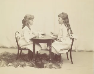 Frances ja Ethel de Forest, Robert de Forestin tyttäret, n. 1890.
