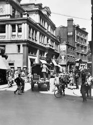 Leadenhall Street katsoen länteen, Lontoon City, ennen vuotta 1933