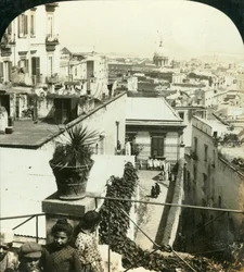 Napolin kukkuloista, Italiasta, vuodelta 1909.