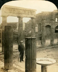 Kolmiofoorumi, Pompejin rauniot, Italia, c1909.
