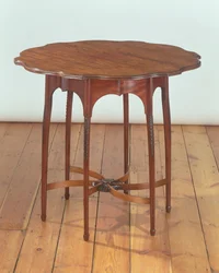 Satunnainen pöytä, valmistettu Morris & Co:lle, n. 1885 (mahonki)