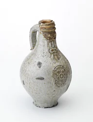 Bellarmine-kannu, n. 1660-70 (suolalasitettu kivitavara)