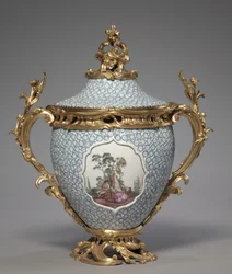 Peitetty maljakko, valmistaja Meissen Porcelain Factory, Saksa, 1749