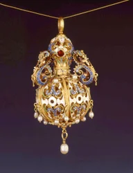 Pomander, n. 1600 (kulta & cloisonne emali)