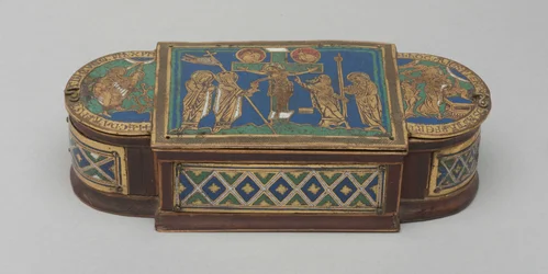 Pyx, n. 1170-1180 (kullattu kupari, champlevé ja cloisonné emali, puuydin (moderni))