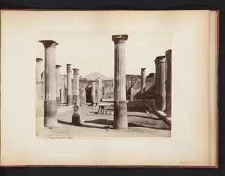 Näkymä Marco Olconion talon raunioista Pompejissa, Italiassa (Pompeji) Casa di Marco Olconio (otsikko esineessä)